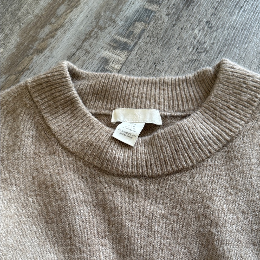H&M Women's Brown Crew Neck Sweater - Picture 4 of 4